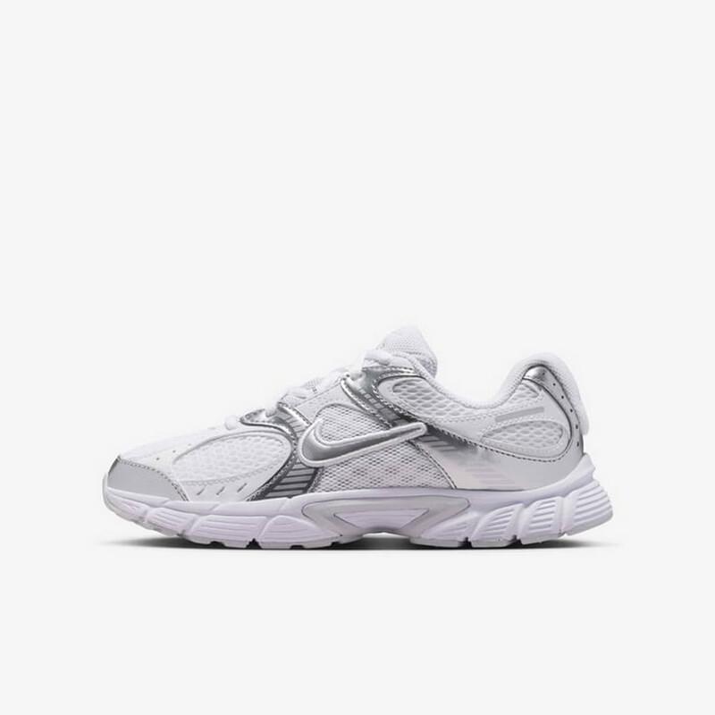 Женские дышащие повседневные кроссовки в стиле  dad shoes  Nike HQ6411 38