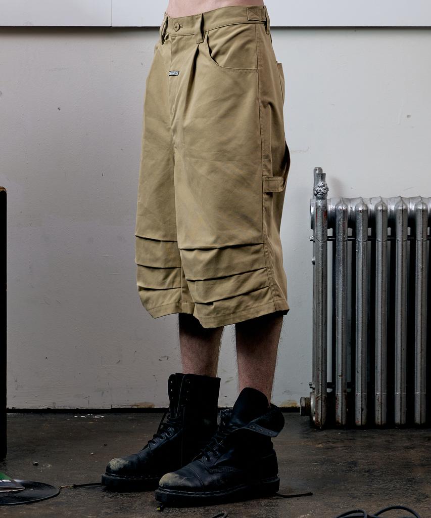 THEVINYLHOUSE Three-Quarter Dart Pants Beige