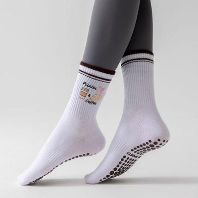Women's Non-Slip Wear-Resistant Yoga Socks, Mid-Calf Embroidered Five-Toe Sport Socks for Dance and Indoor Fitness