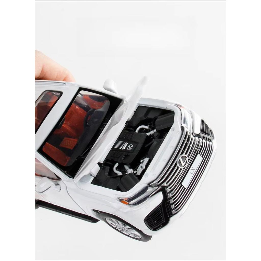Jucărie mașină sport SUV Lexus LX600 1/32 1:32 JKM Model miniatural turnat sub presiune Vehicul iluminabil Roți fără roți Cadou pentru băieți și copii
