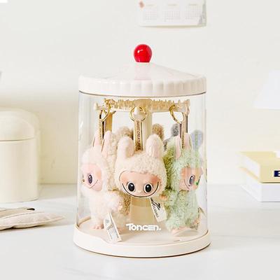 Drehbare transparente Anhänger- & Puppen-Ausstellungsbox mit herausziehbarer Stoffeinlage