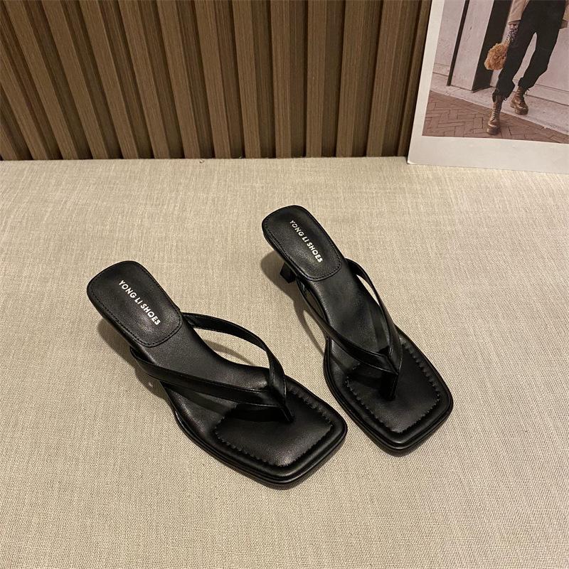 Hot Selling 2025 Women's Korean Style Flat Head High Heel Fashionable Clumpy Outsole Beach Sandals Trendy Slippers For Outerwear