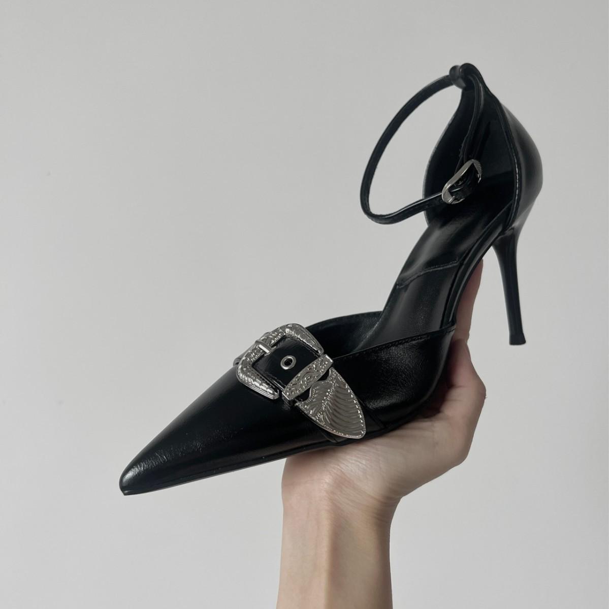 

Черные туфли на высоком каблуке с острым носком, весна-осень 2025 года, босоножки с тонким каблуком, женские босоножки с металлической пряжкой и пряжкой в виде одного слова 40 чёрный