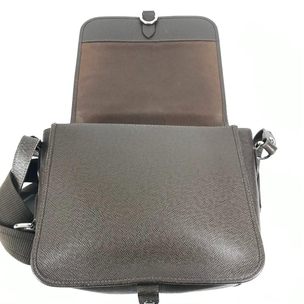 Louis Vuitton M32488 Taiga Andrei Crossbody Messenger Bag Flap Shoulder Bag