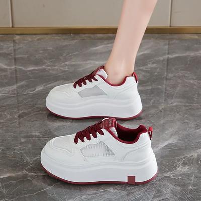 Sapatos brancos de plataforma sapatos femininos novo verão malha respirável sapatos esportivos casuais sapatos pequenos que aumentam a altura sapatos de skate