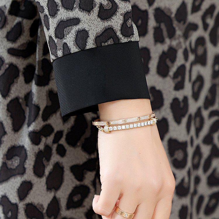 Elegant Leopard Print Dress 2023: Stylish Spring & Autumn Wear for Middle-aged Women