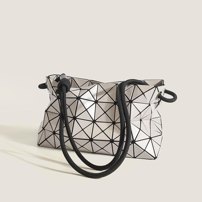 2026 Trendy Geometric Rhombus Women's Shoulder Bag: Fashionable, Simple Drawstring Design