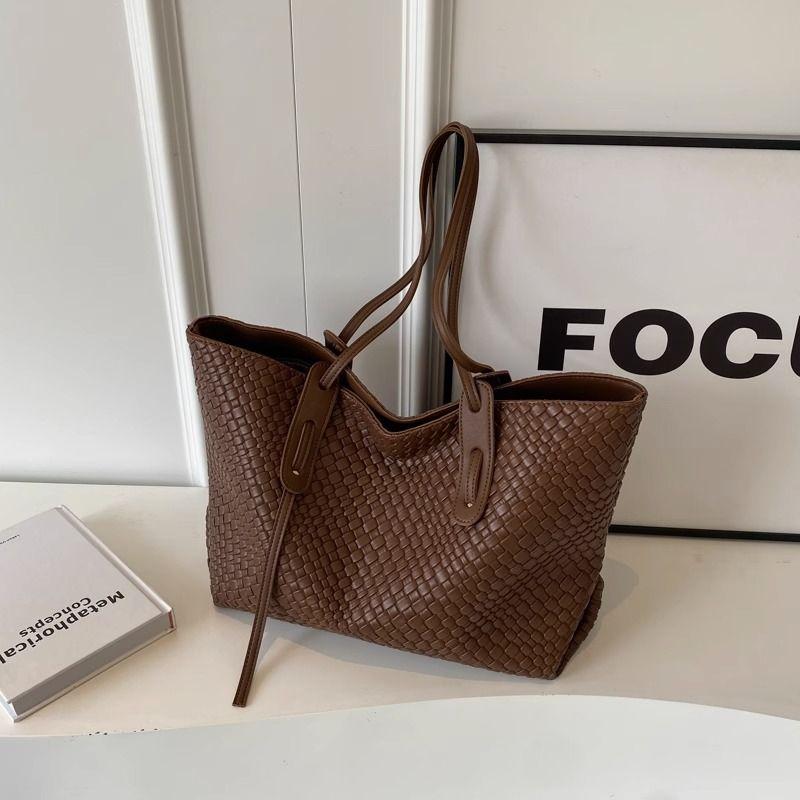 

Одежда для работы из натуральной кожи Сумка большой вместимости Женская летняя 2025 Новая сумка-тоут Модная сумка через плечо Женская плетеная большая сумка Brown