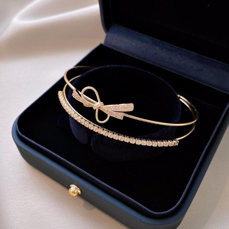 Real Gold-Plated Lucky Four-Leaf Flower Zircon Bracelet - Elegant Light Luxury Jewelry