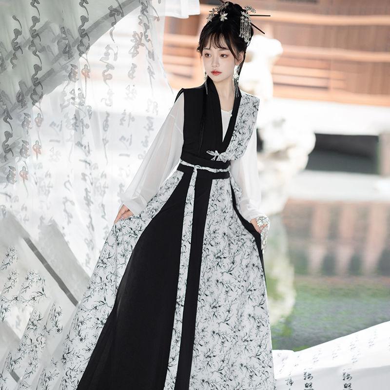 Chinese Tang Dynasty Style Hanfu Round Neck Shirt and Long Skirt Daily Hanfu Women Suit