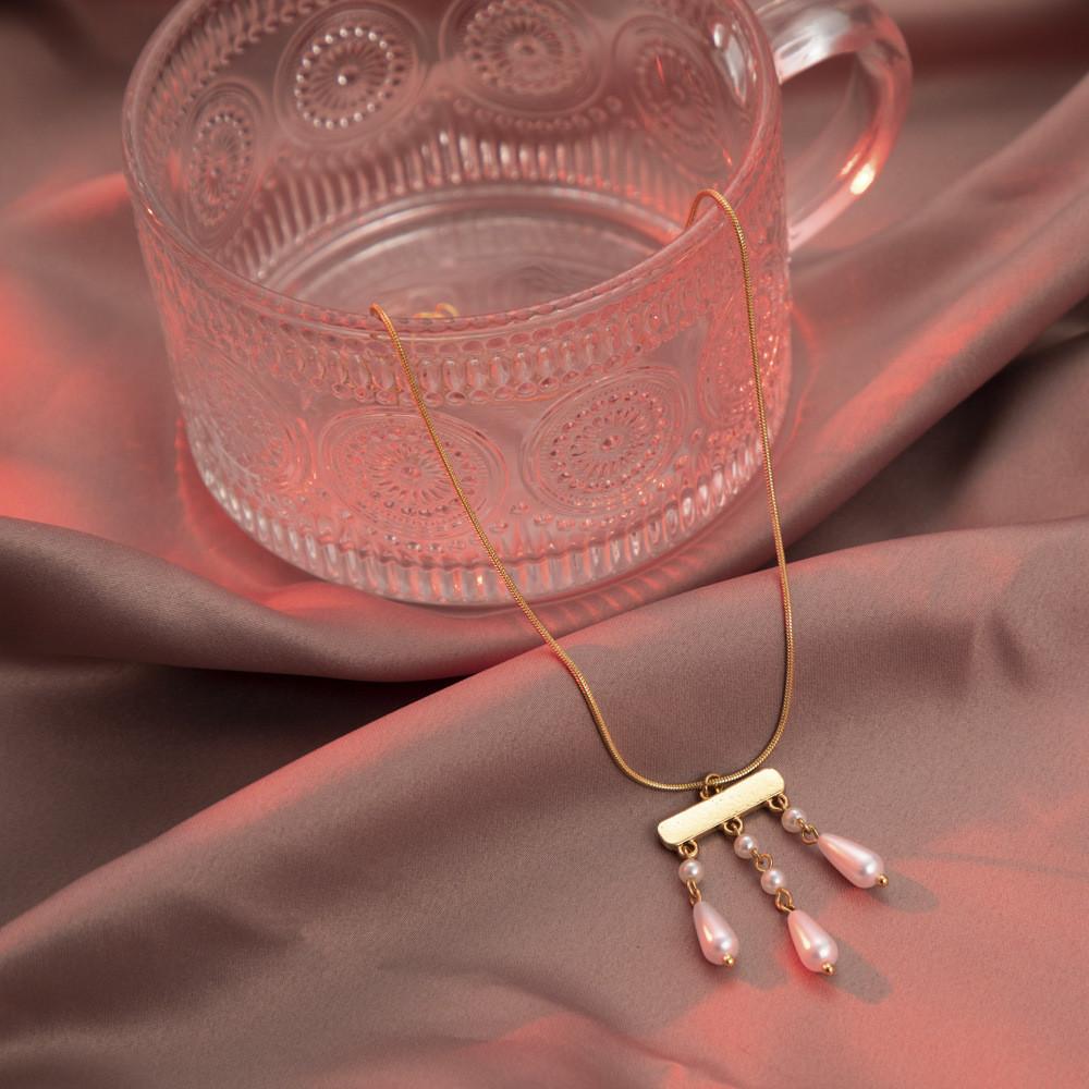 Stylish Geometric Alloy Necklace Featuring Trendy Pearl Pendant And Chic Tassels