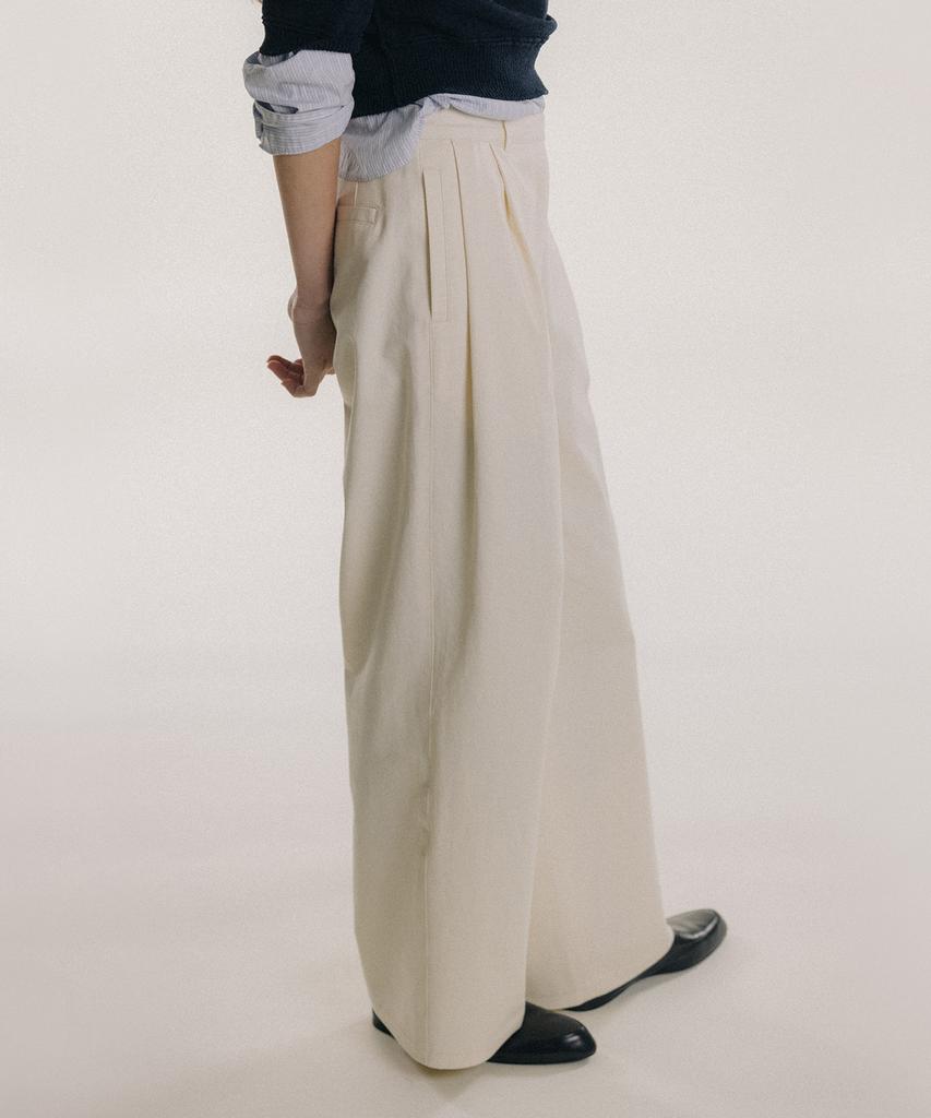 Beullaengkeulumumeon Gurkha Pants_Ecru