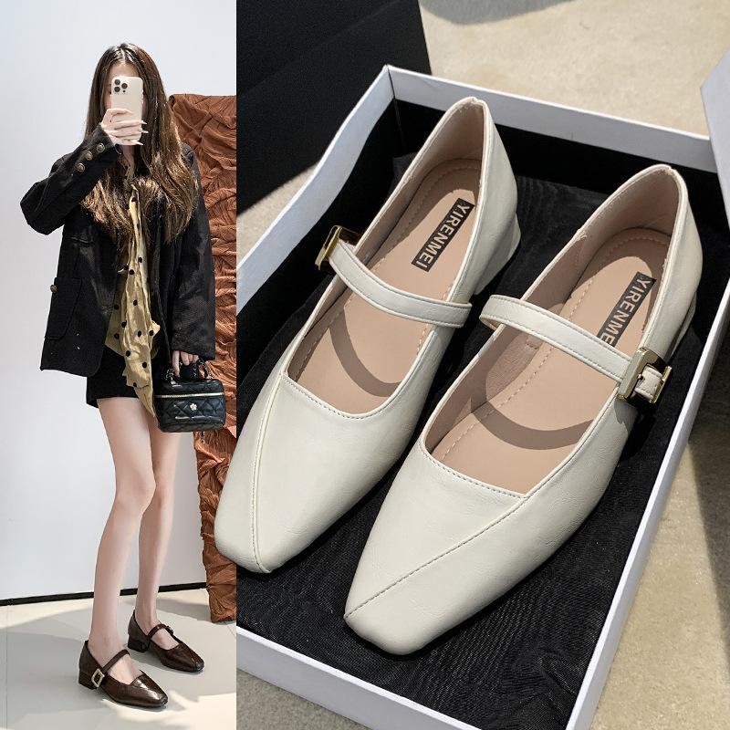 High heels women's autumn 2025 new French retro square head thick heel with temperament light mouth versatile single shoes