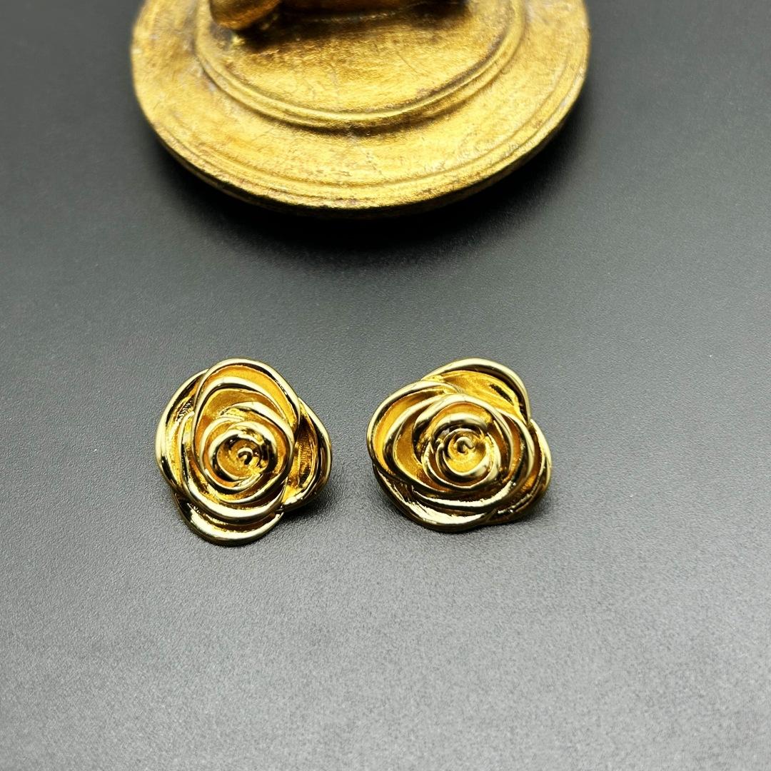 Средневековые Винтажные Западные Реплики Трехмерный Рельеф Латунь Электролитическое Покрытие Настоящее Золото Набор Камелия Серебряная Игла Серьги-Гвоздики