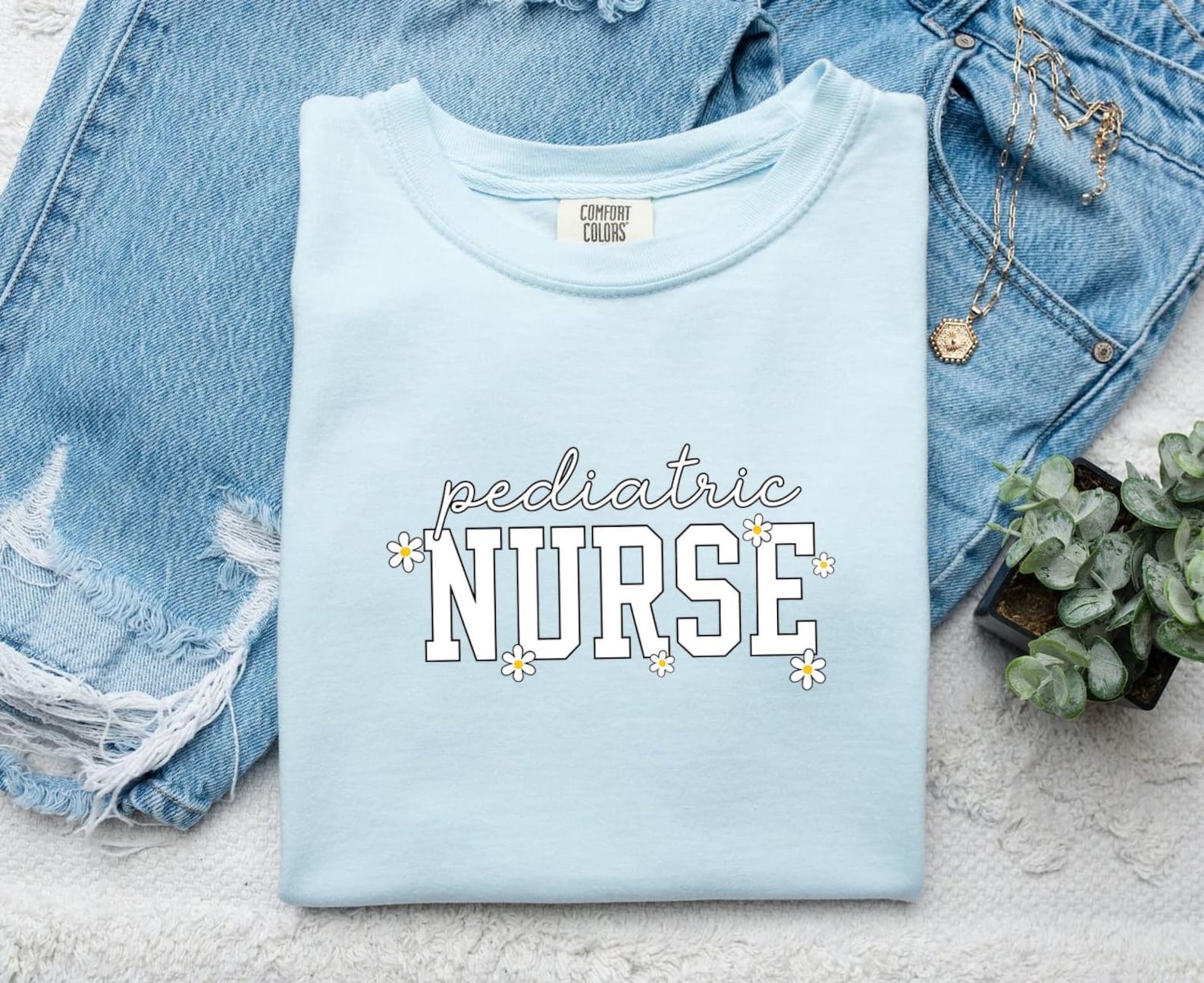 Daisy Blossoms Shirt Nurse Clinic Gift Women Lively Tee Daisy T-Shirt Healthcare Enthusiast Vibrant Tshirt Medical Graphic Old School Flower 3XL