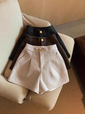 Faldas y pantalones para mujeres – Pantalones cortos