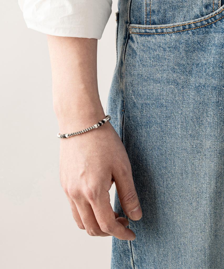 Wild Bricks W25 Metal Bead Bracelet (Black)