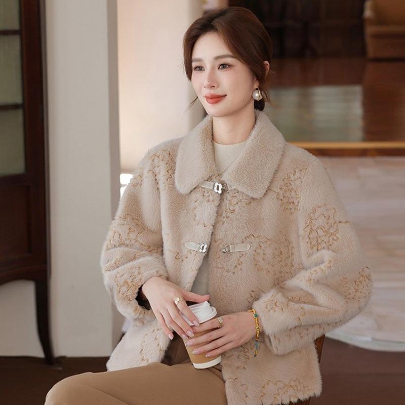 Fashion mother autumn and winter clothing fur integrated coat mother new middle-aged woman noble short mink velvet top