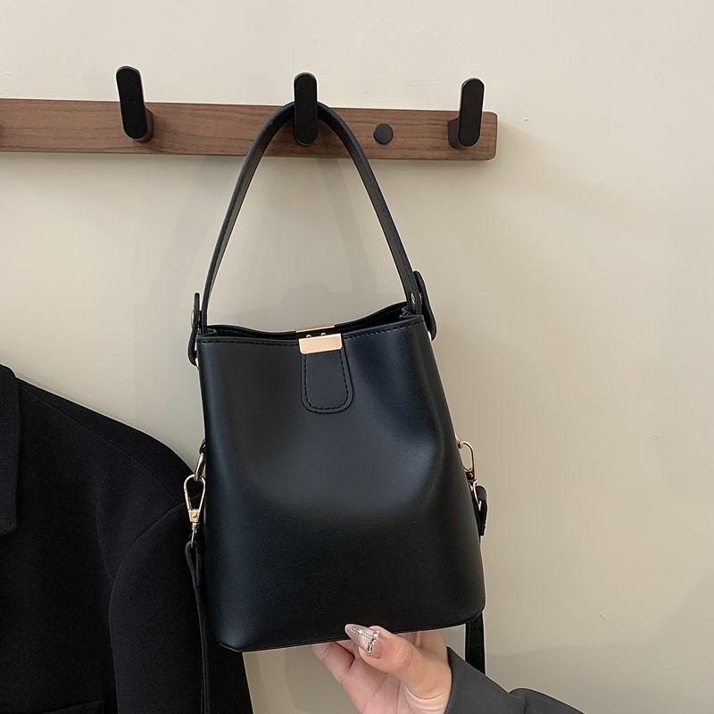 

весна и лето 2025 ретро сумка-ведро нишевая повседневная сумка через плечо модная маленькая сумка женская сумка чёрный