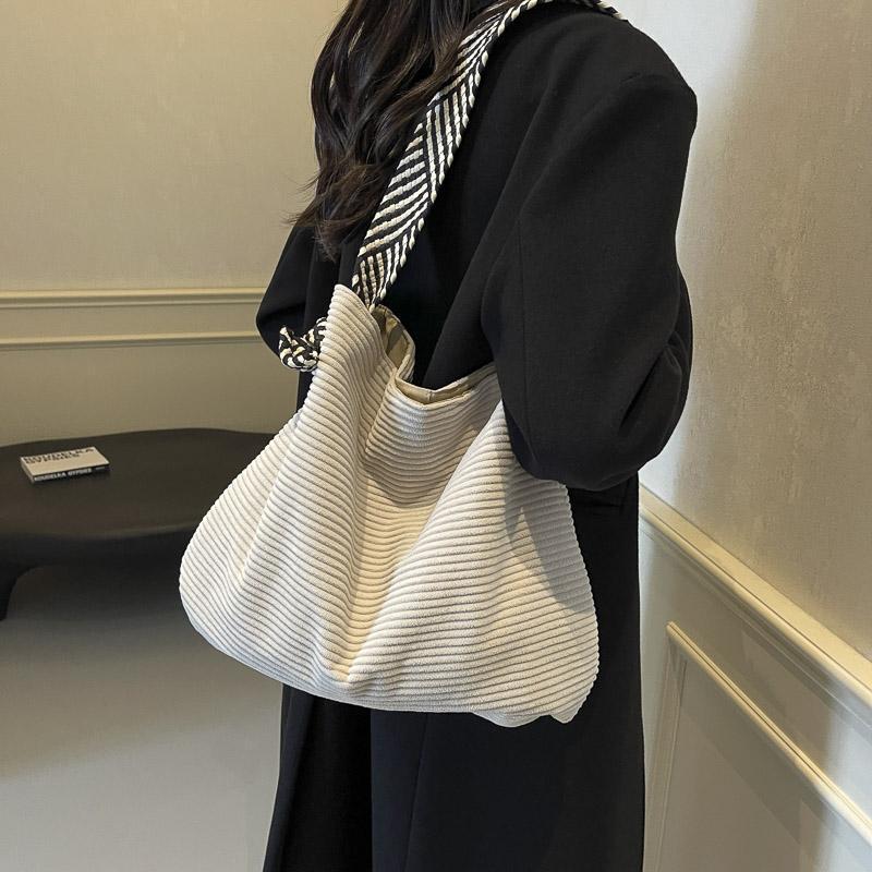 

Летняя вельветовая сумка-тоут для женщин 2025: Большая вместимость, Универсальный, Ленивый стиль, Сумка через одно плечо серый/бежевый