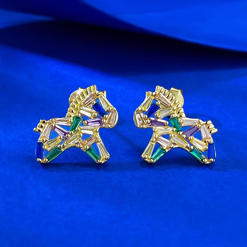 

Серьги-гвоздики Xian Can Jewelry из серебра со знаком зодиака Лошадь и разноцветными бриллиантами на 2026 год S925 Silver