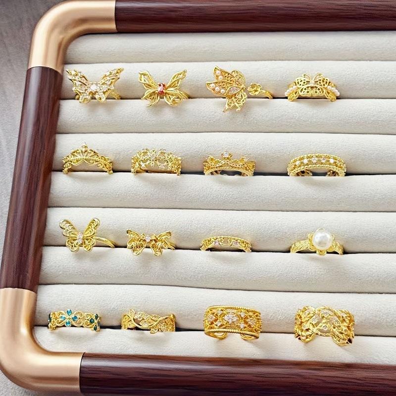 Mittelalterlicher Luxus High-End Hohle Spitze Schmetterling Offener Ring Weiblichkeit Nischendesign Retro Ring