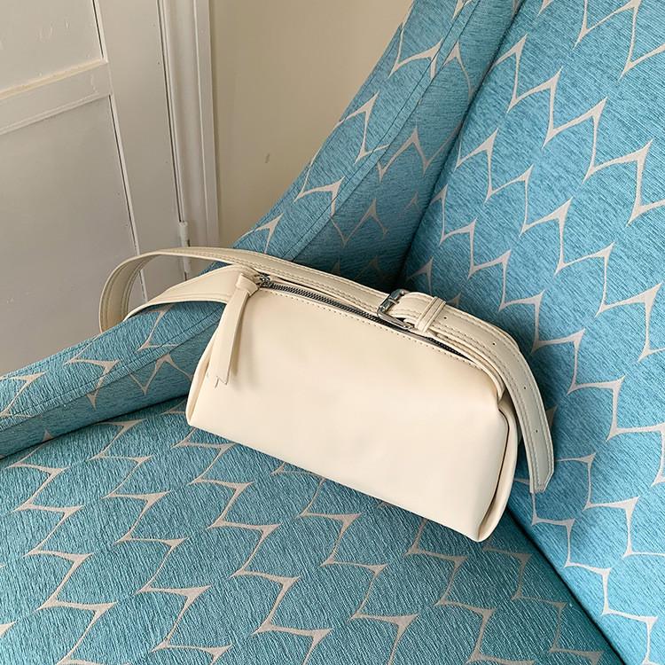 IELGY All-Match High-End Messenger Bag Fashion Niche Commuter Trendy Underarm Bag