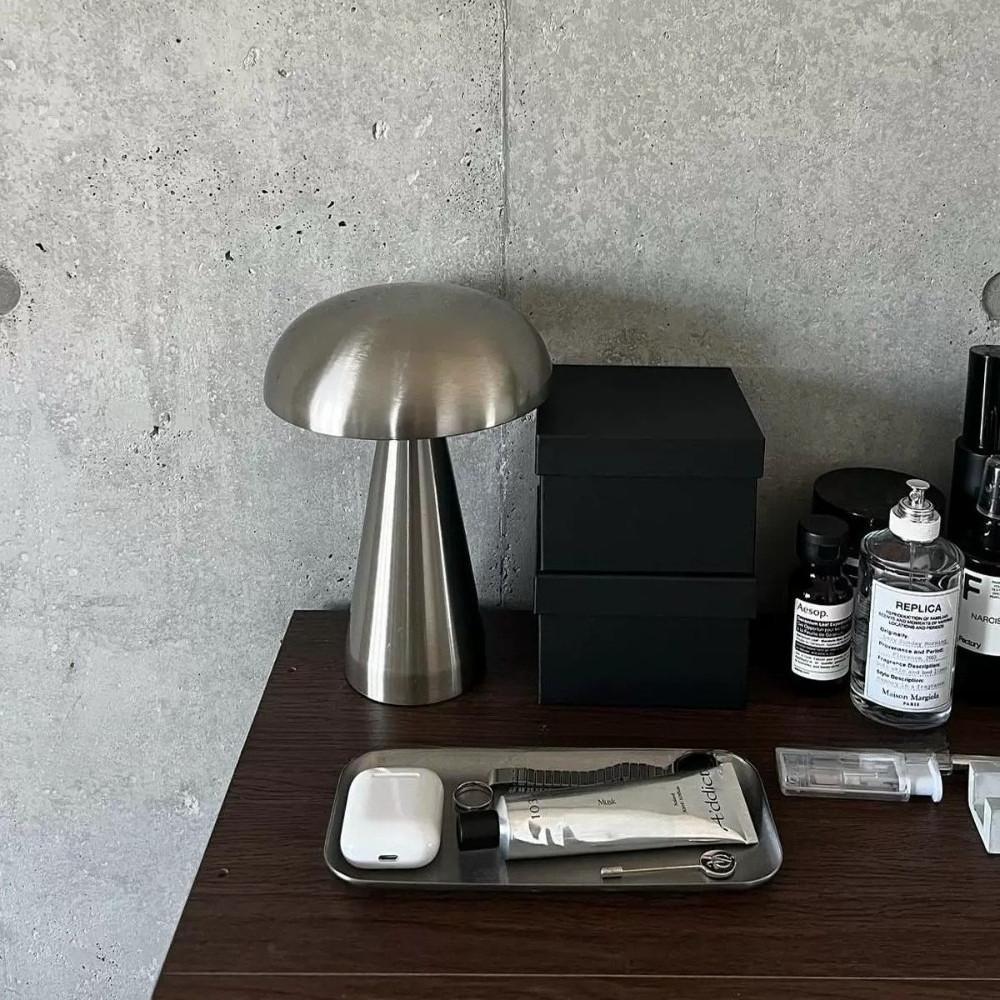 USB Rechargeable Metal Mushroom Lamp Nordic Simple Modern Creative Unique Table Light Bedroom Bedside Night Lamp