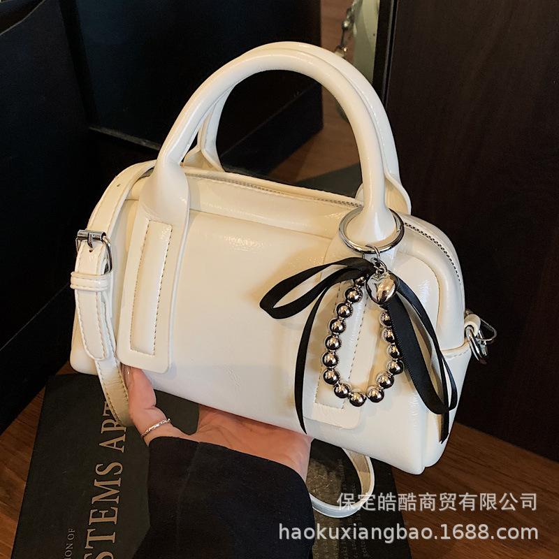 This year's popular small bag women's spring and summer versatile 2025 new women's simple messenger bag portable pillow bag