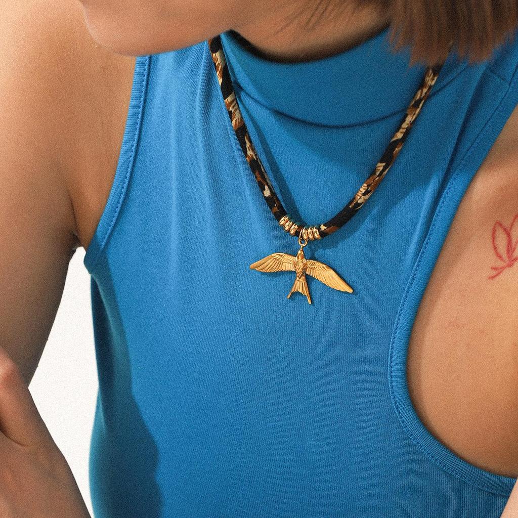 Leopard Print Nylon Rope Pendant Shell Sun Necklace - Cool, Exaggerated, Stainless Steel Design Showcasing Individuality.