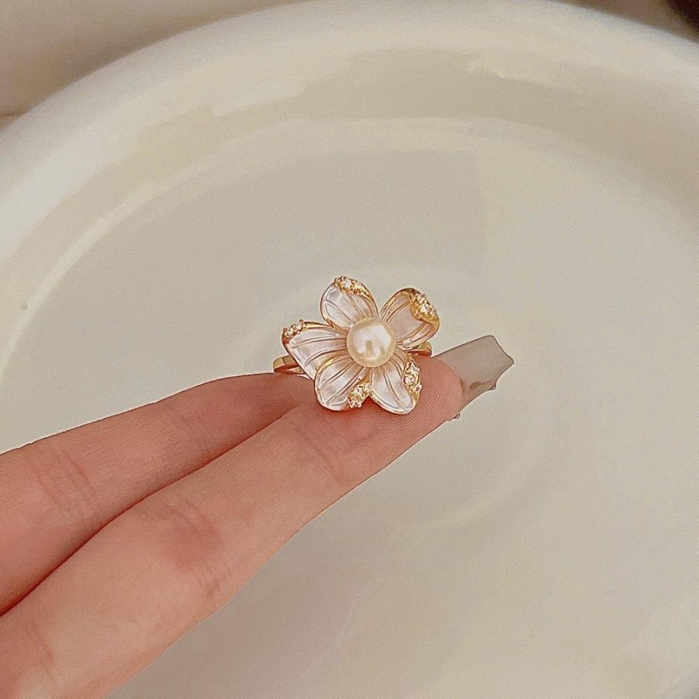 

Romance Temperament Irregular Zircon Flower Freshwater Pearl Adjustable Opening Rings for Women Luxury Charm Finger Jewelry Gift resizable