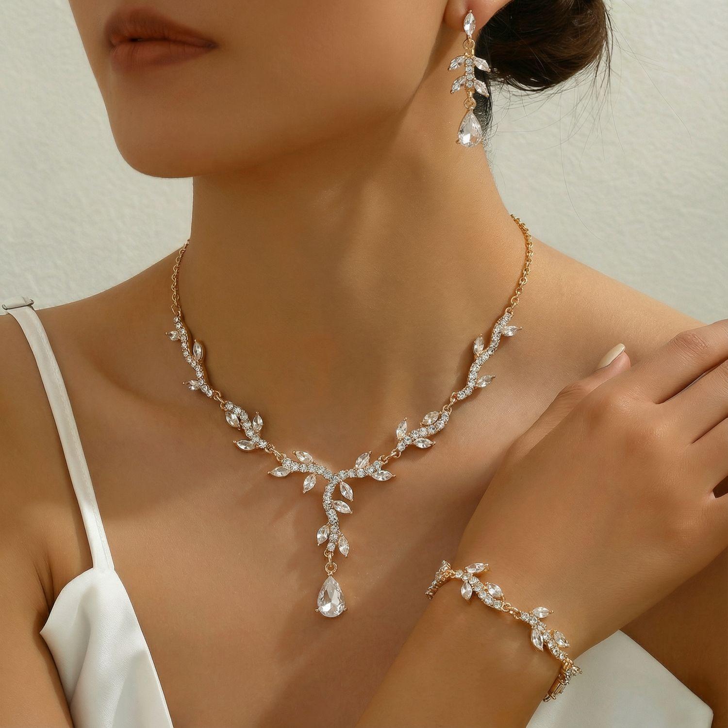 

Popular necklace earrings bracelet three-piece women s luxury jewelry set with wedding dress party золотой