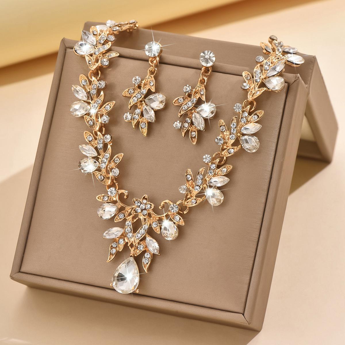 

1Set Wedding Dress with Bridal Accessories Clavicle Necklace Earrings Jewelry золотистый