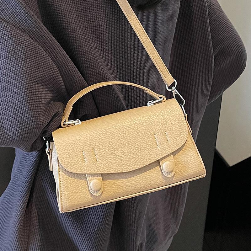 This Year, It Is Popular, Fashionable, Exquisite and Simple Style, Portable Small Square Bag, Casual and Versatile, Niche Design, Commuter Messenger 