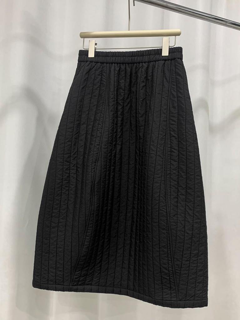 Minimalist Quilted Warm Pleated Cotton Midi Skirt in Dark Horse