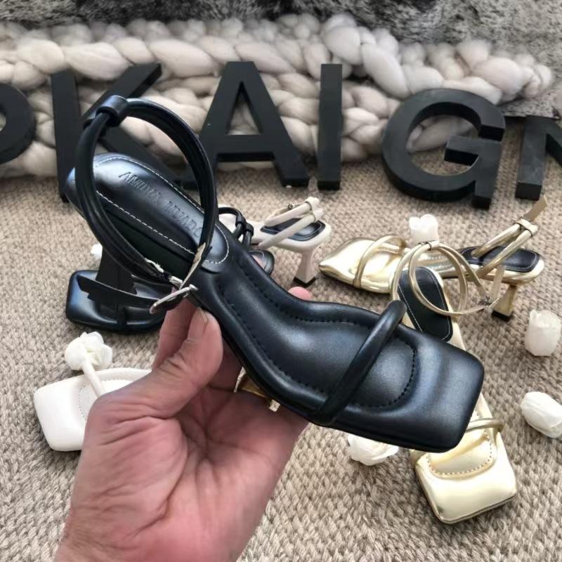 

Одно слово с сандалиями женская летняя верхняя одежда обувная фабрика Xinhao новые квадратные каблуки 40