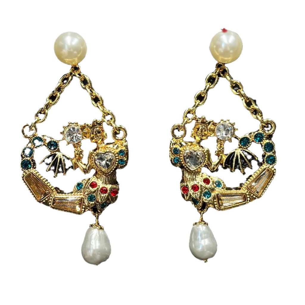 Vintage Mermaid Pearl Art Earrings: Retro, Handmade, and Exquisite.