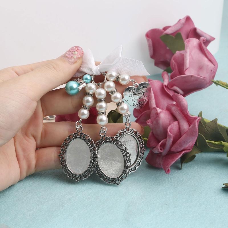 DIY Brosche Hochzeitsanhänger Drei Spitzenrahmen Ovales Glascabochon Fotorahmen mit Anhänger Geeignet für Feiertags-Bastelarbeiten