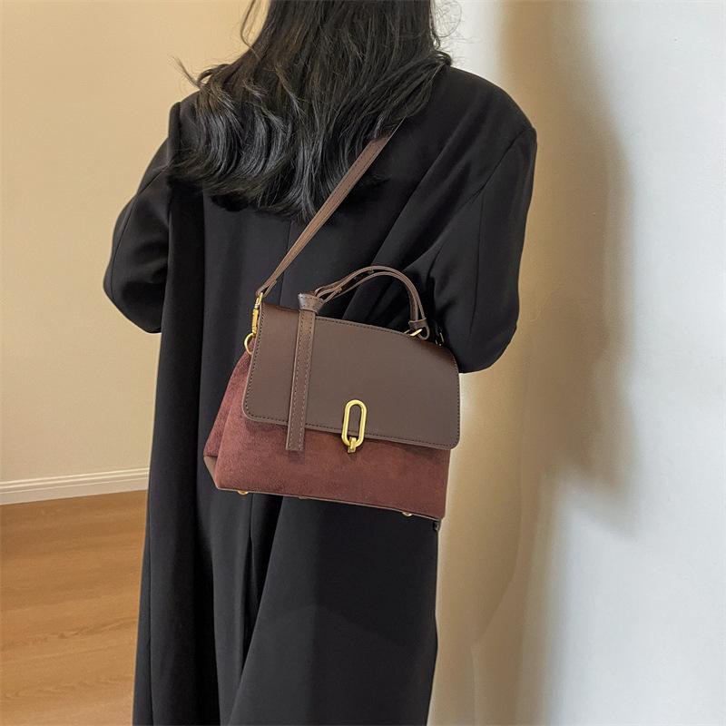 Retro portable small bag women's new 2025 autumn and winter matte high-end small square bag commuter versatile shoulder bag