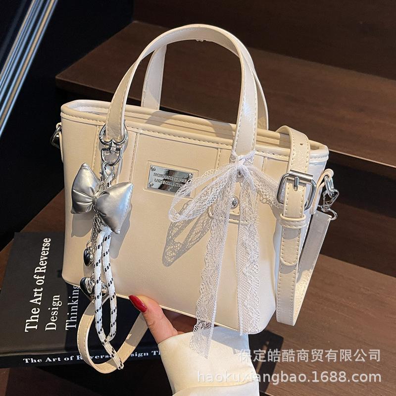 This Year's Popular Small Bags for Women's Spring and Summer Versatile 2025 New Fashion Messenger Bags Korean Version Portable Bucket Bags