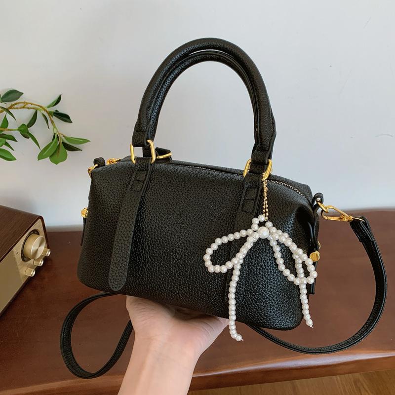 

Премиальная сумка-подушка, повседневная универсальная сумка-мессенджер, новинка 2025 года, женская сумка из мягкой кожи, сумка на плечо чёрный