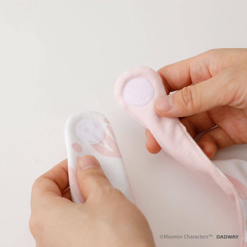 DADWAY MOOMIN BABY Moomin Baby Pompom Little Baby Shower Outing Bib Bib, My/Pink, BBMB006113200, Gift,