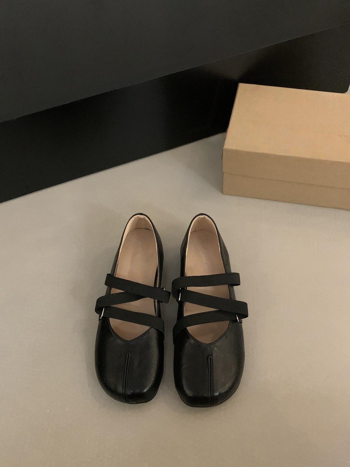 

French retro inner height increase cross belt Mary Jane shoes women s 2025 new shallow mouth with skirt ballet shoes 35