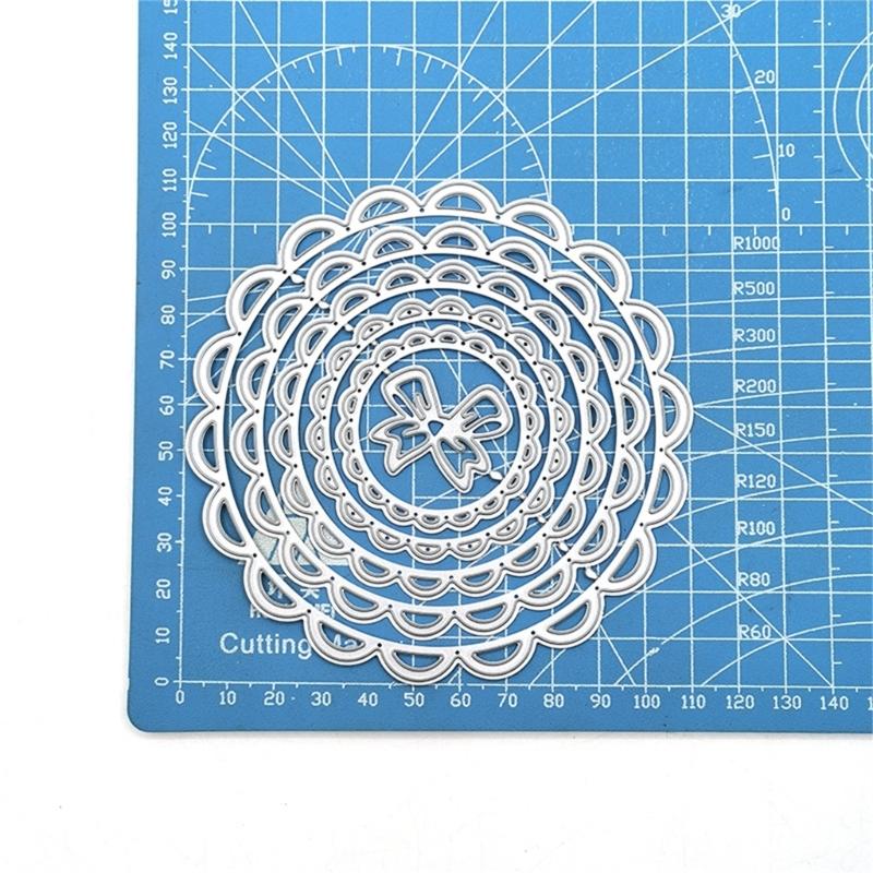 Christmas Tree Cutting Dies Metal Die Cuts Embossing Stencils for DIY Scrapbooking Album Card Photo Decorations Templates