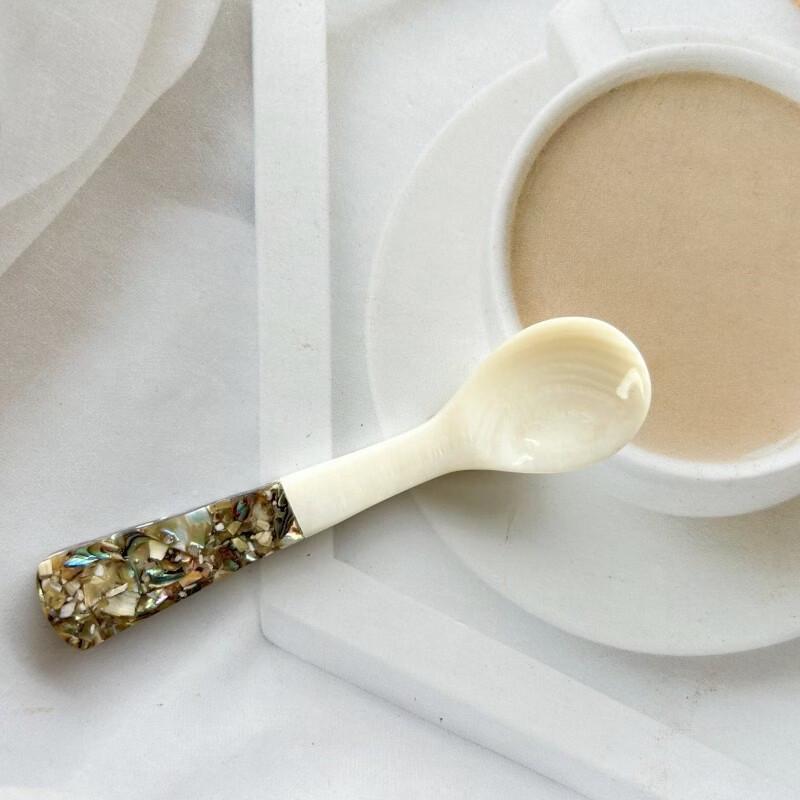 Cute Shell Design Dessert & Caviar Spoon