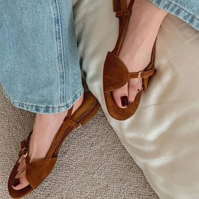 Neuer Stil Quadratischer Absatz Runde Zehenpartie Flache Sohle Schnallensandalen, Einfarbig Outdoor Bequem und Modisch Damen Schuhe