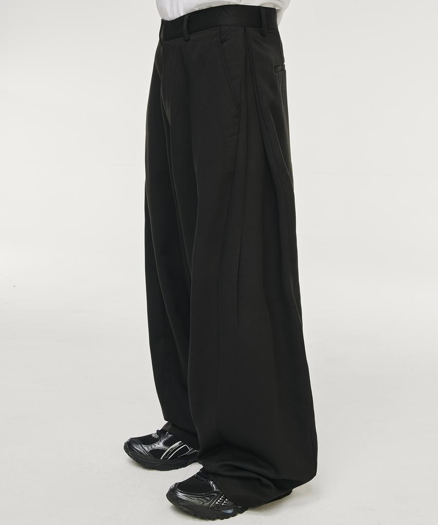 SIGNATURE Multi-Tuck Wide Slacks [Black]