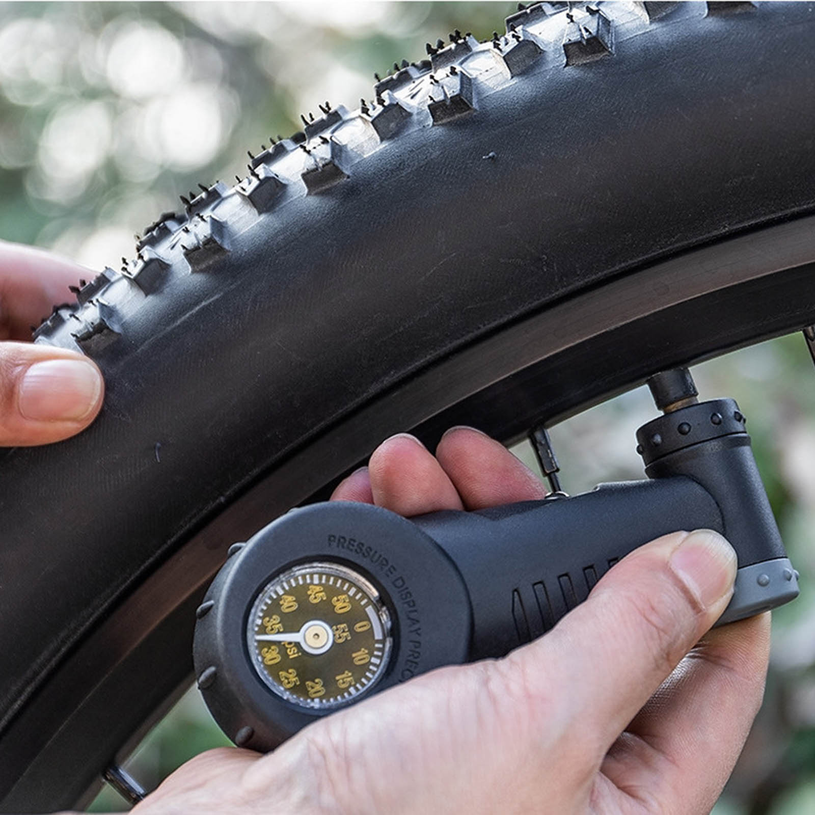 

GIYO Tire Pressure Gauge One Size чорний