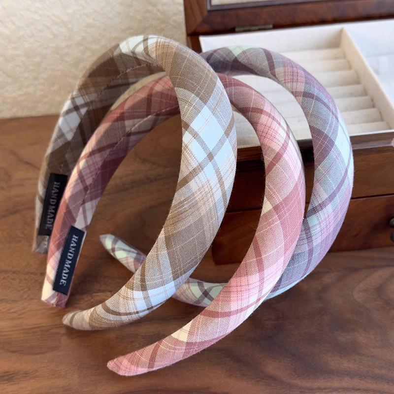 Vintage Plaid Wide Headband for Women - Stylish, Versatile, and Girlish Design