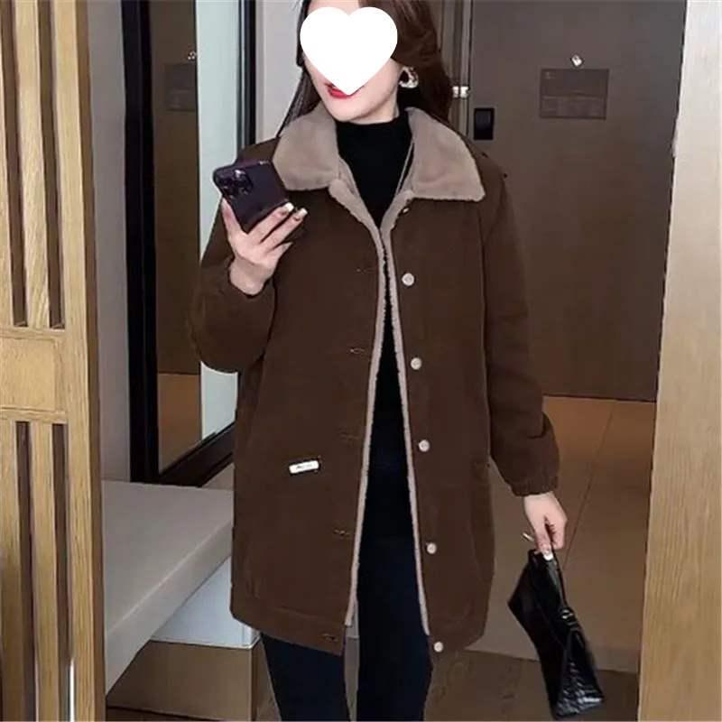 Mittellanger Damen-Wintermantel aus Samt in Übergröße - Stilvoller lockerer Trenchcoat für Frauen mittleren Alters